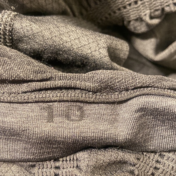 Lululemon dark gray, crop side,  scrunch,  leggings. Size 10 - Picture 6 of 7
